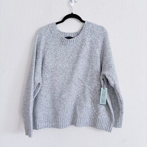 NWT woman’s Terra & Sky Light Gray Crewneck bow Sweater 2X minimalistic chic